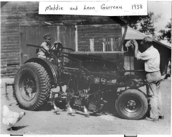 Bought a tractor 1936 WC Allis Chalmers - Farmall Cub